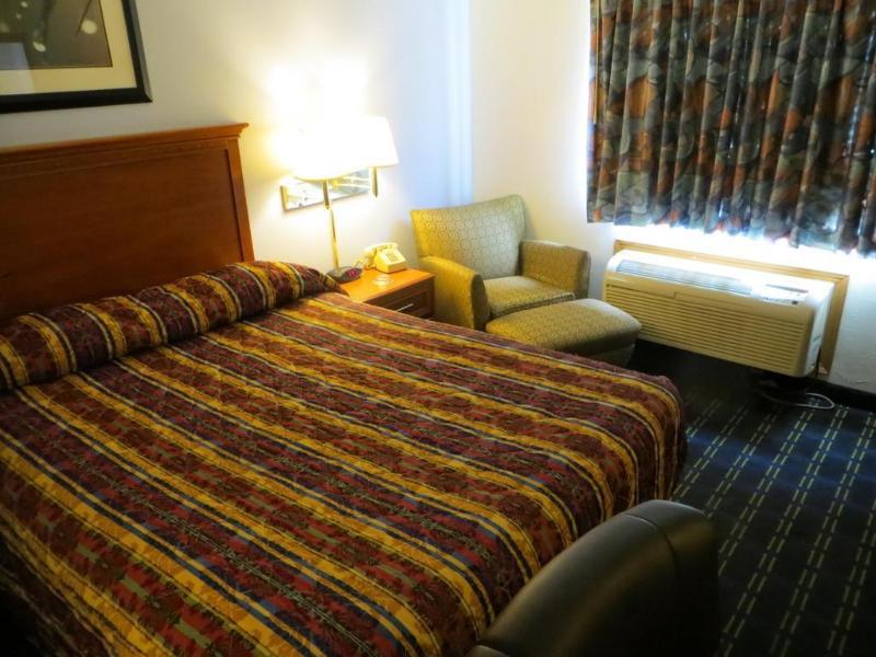 Knights Inn Memphis At Macon Cove Buitenkant foto